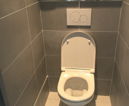 Rénovation toilettes avec installation WC suspendu à Houilles (78)